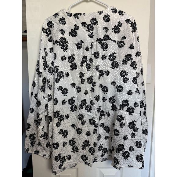 Lane Bryant White Allover Black Roses Animal Print Button Front Blouse‎ Plus 22W - Picture 2 of 7
